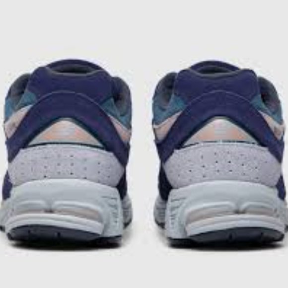 New Balance 2002R Night Tide size 7 mens/8.5 womens - Picture 6 of 7